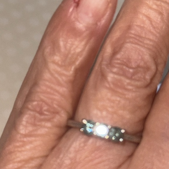 Blue Diamond 3 stone ring in 925 sterling silver - Picture 2 of 3